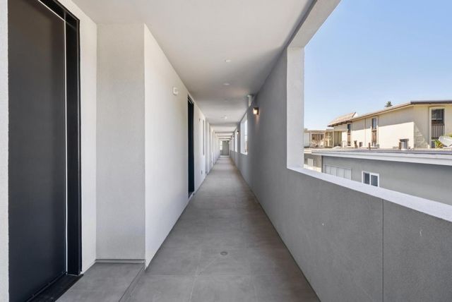 1433 Floribunda Avenue 8, Burlingame, CA 94010