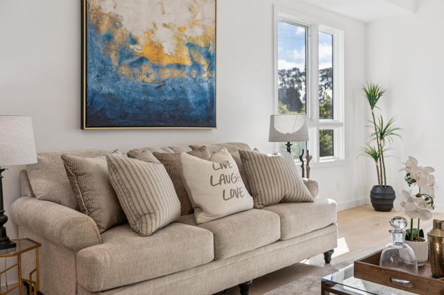 1433 Floribunda Avenue 8, Burlingame, CA 94010