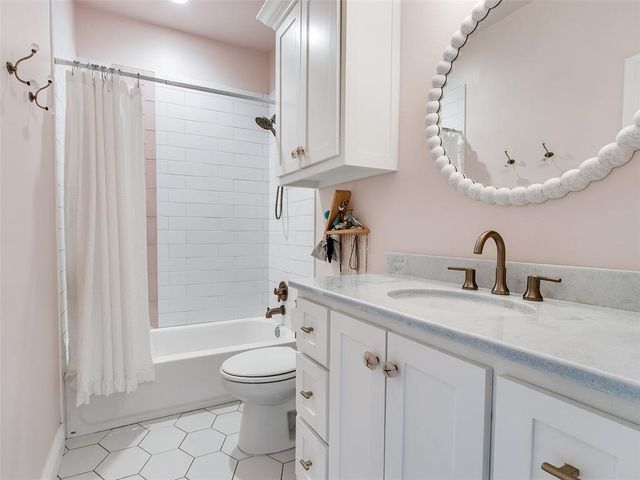 2524 Amante Court, Edmond, OK 73034