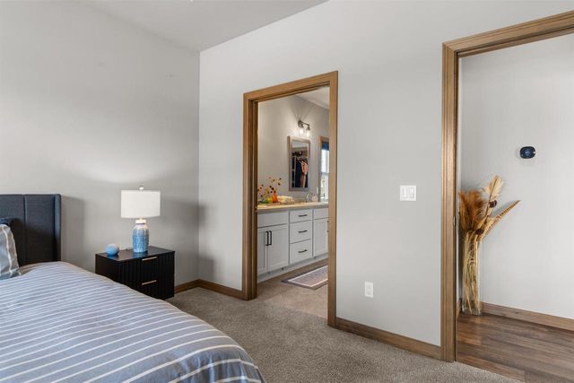 4647 N CHERRYVALE AVENUE, Appleton, WI 54913