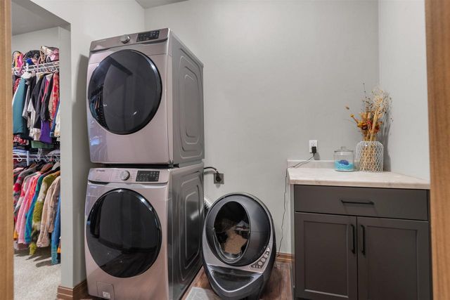 4647 N CHERRYVALE AVENUE, Appleton, WI 54913