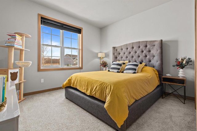 4647 N CHERRYVALE AVENUE, Appleton, WI 54913