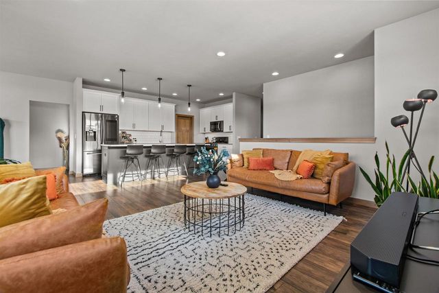 4647 N CHERRYVALE AVENUE, Appleton, WI 54913