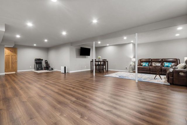 4647 N CHERRYVALE AVENUE, Appleton, WI 54913