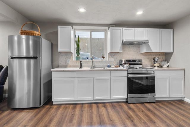 4647 N CHERRYVALE AVENUE, Appleton, WI 54913