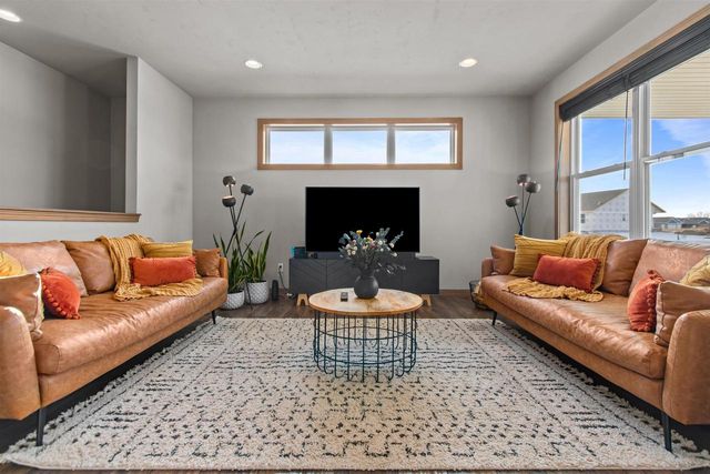 4647 N CHERRYVALE AVENUE, Appleton, WI 54913