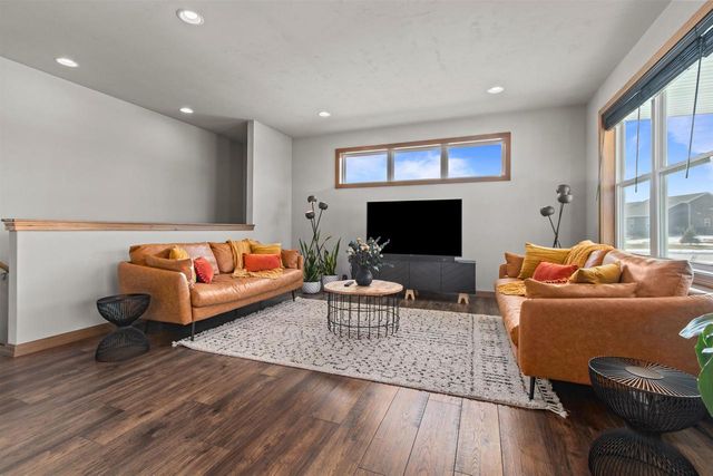 4647 N CHERRYVALE AVENUE, Appleton, WI 54913