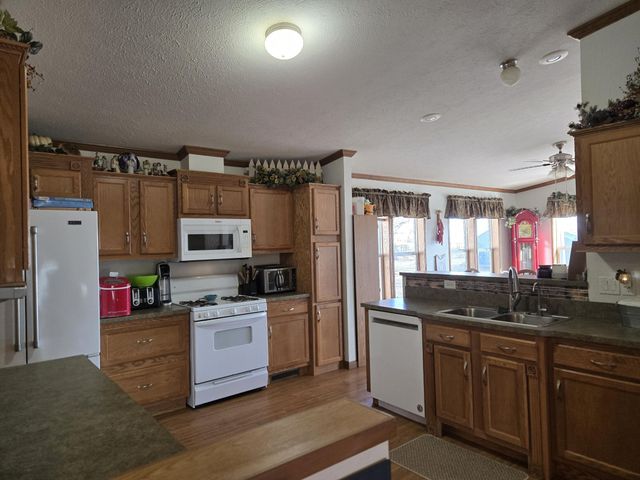 14010 10th Street SE, Raymond, MN 56282