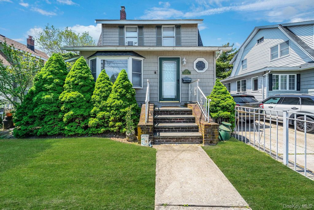 426 Midwood Avenue, Bellmore, NY 11710 — exterior