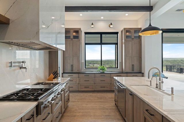 2923 Cliff PT, Spicewood, TX 78669