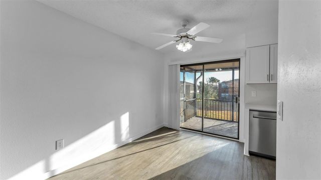 1920 E EDGEWOOD DRIVE M2, Lakeland, FL 33803