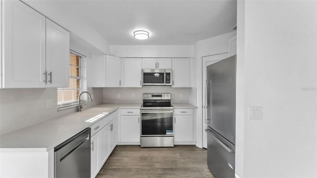 1920 E EDGEWOOD DRIVE M2, Lakeland, FL 33803