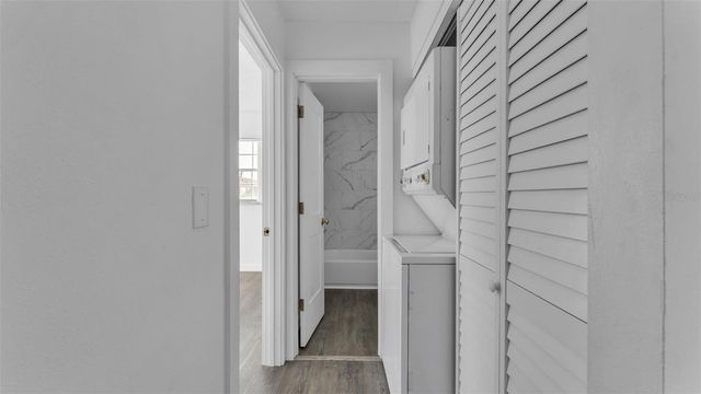 1920 E EDGEWOOD DRIVE M2, Lakeland, FL 33803