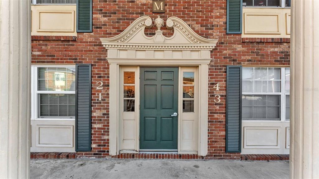 Image 11 of property listing at 1920 E EDGEWOOD DRIVE M2, Lakeland, FL 33803