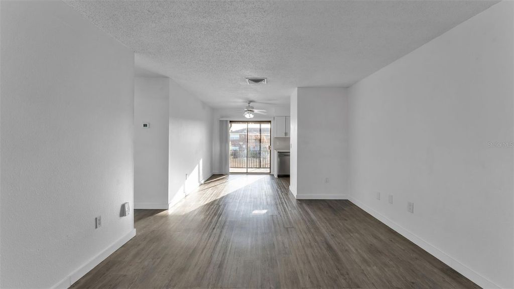 Image 17 of property listing at 1920 E EDGEWOOD DRIVE M2, Lakeland, FL 33803