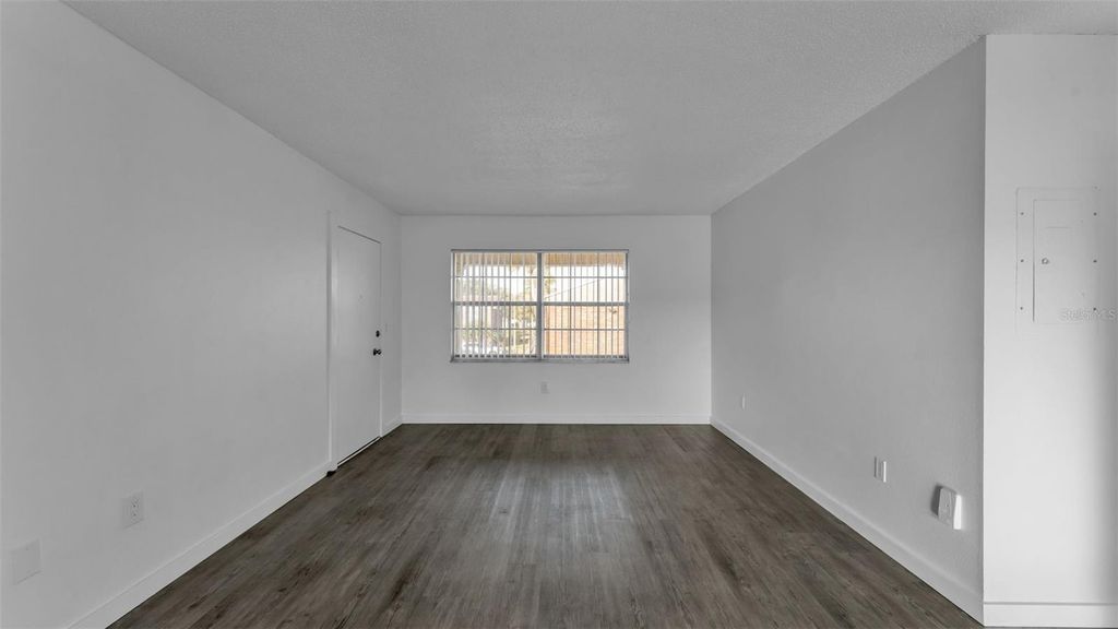 Image 20 of property listing at 1920 E EDGEWOOD DRIVE M2, Lakeland, FL 33803