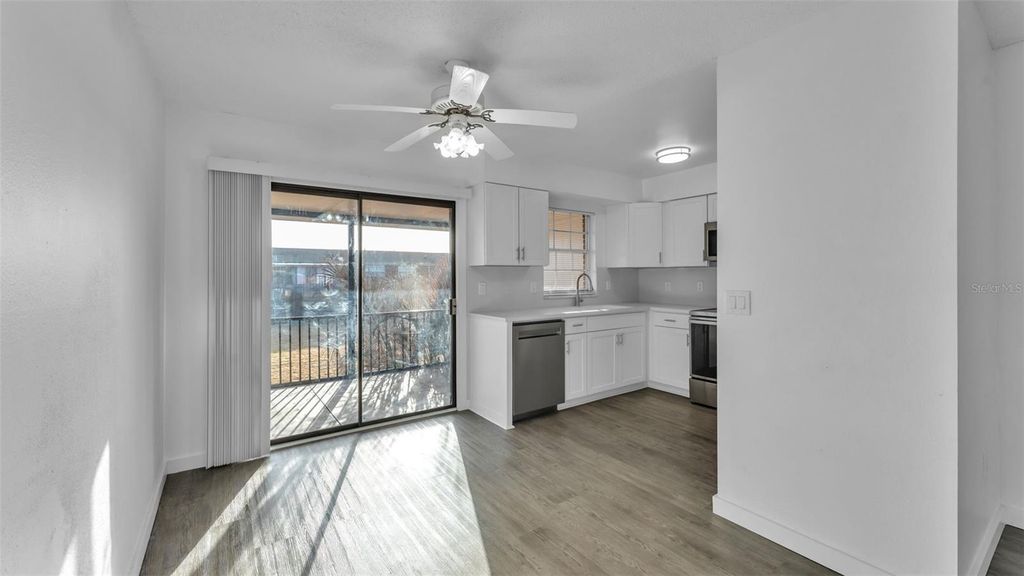 Image 22 of property listing at 1920 E EDGEWOOD DRIVE M2, Lakeland, FL 33803