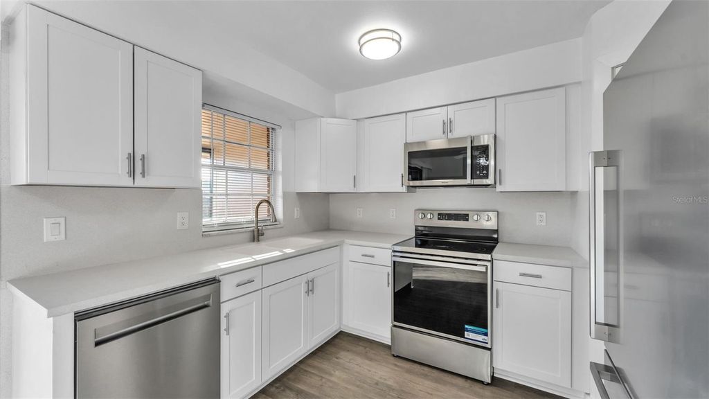 Image 26 of property listing at 1920 E EDGEWOOD DRIVE M2, Lakeland, FL 33803