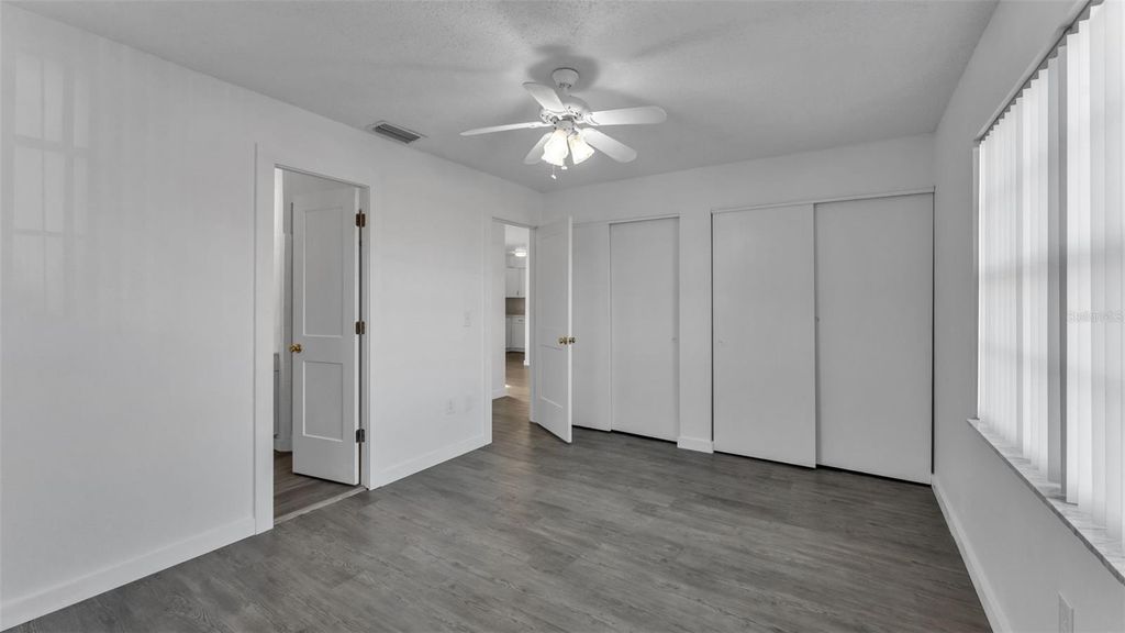 Image 37 of property listing at 1920 E EDGEWOOD DRIVE M2, Lakeland, FL 33803