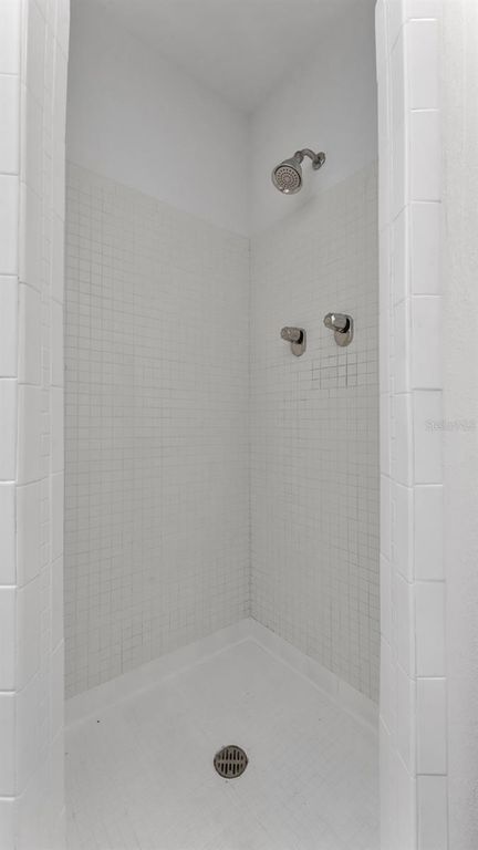 Image 41 of property listing at 1920 E EDGEWOOD DRIVE M2, Lakeland, FL 33803