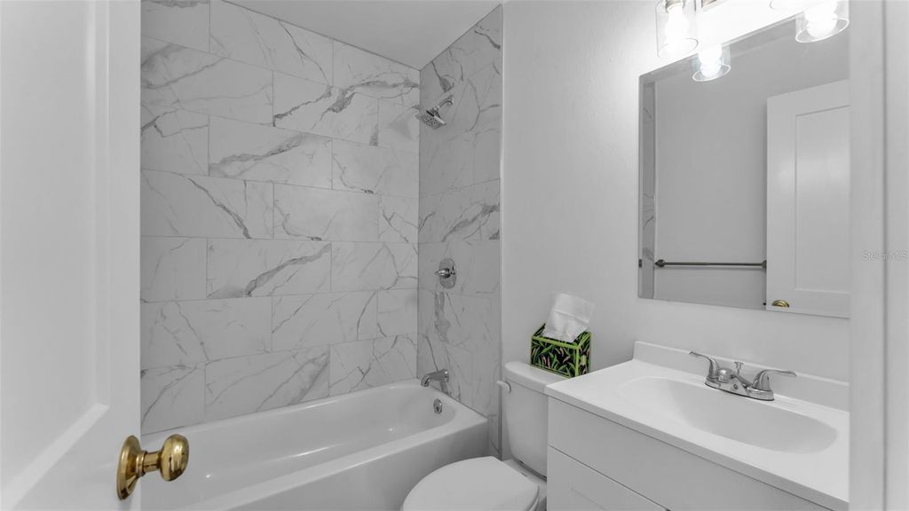 Image 43 of property listing at 1920 E EDGEWOOD DRIVE M2, Lakeland, FL 33803