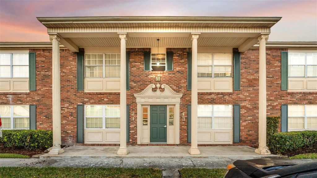 Image 9 of property listing at 1920 E EDGEWOOD DRIVE M2, Lakeland, FL 33803