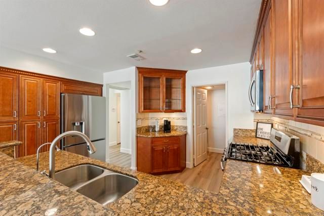 1831 Monserrat Way, Vista, CA 92081