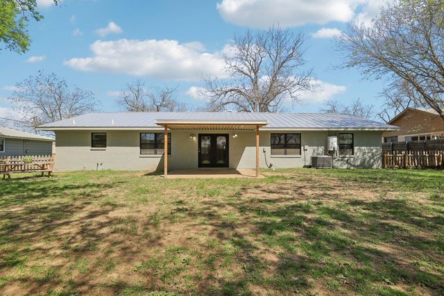110 Jones ST, Bastrop, TX 78602