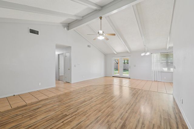 110 Jones ST, Bastrop, TX 78602