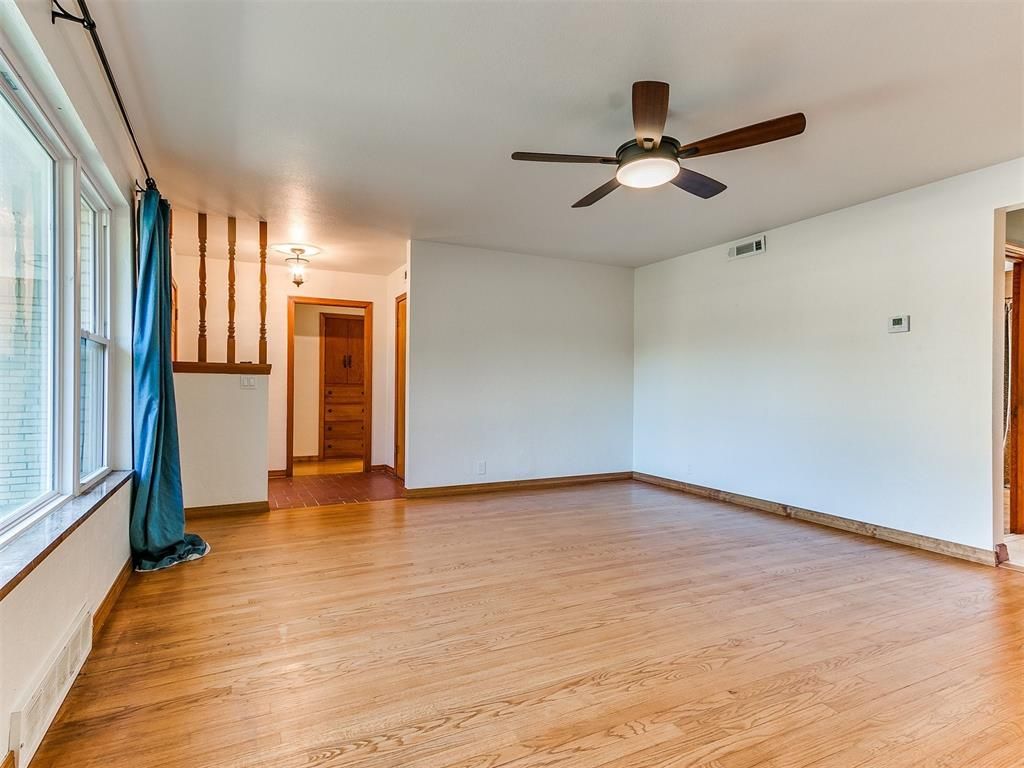 Image 12 of property listing at 319 W Jackson Street, Crescent, OK 73028