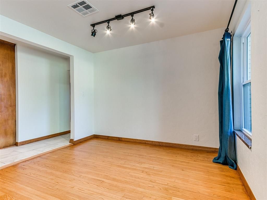 Image 14 of property listing at 319 W Jackson Street, Crescent, OK 73028