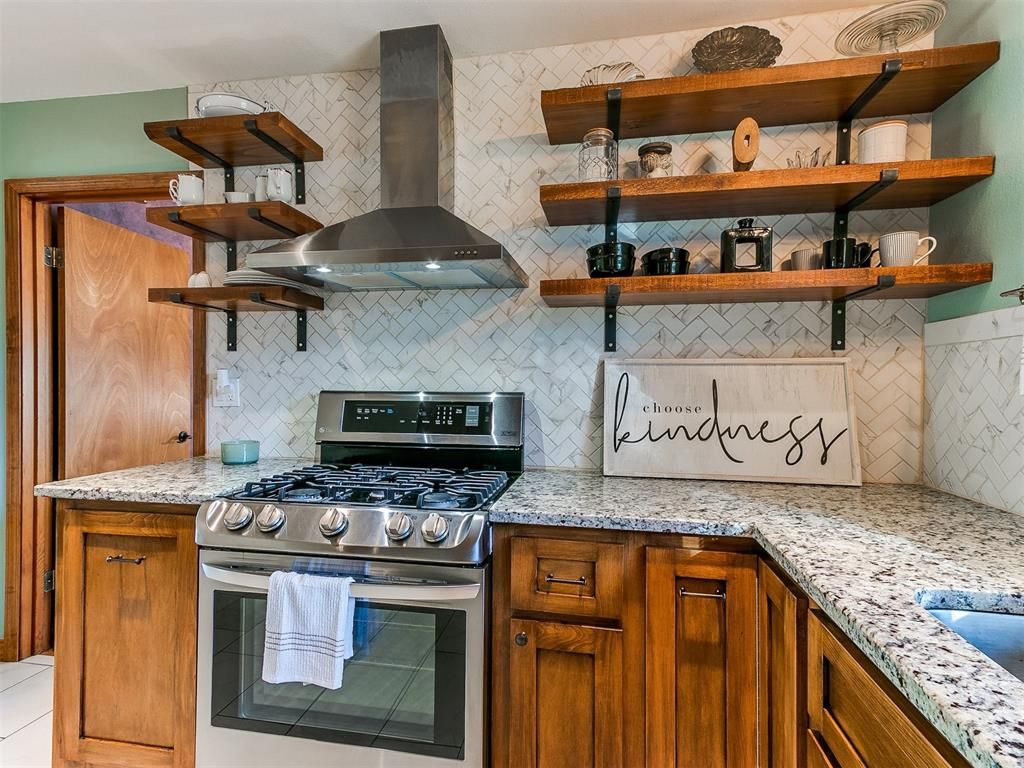 Image 17 of property listing at 319 W Jackson Street, Crescent, OK 73028