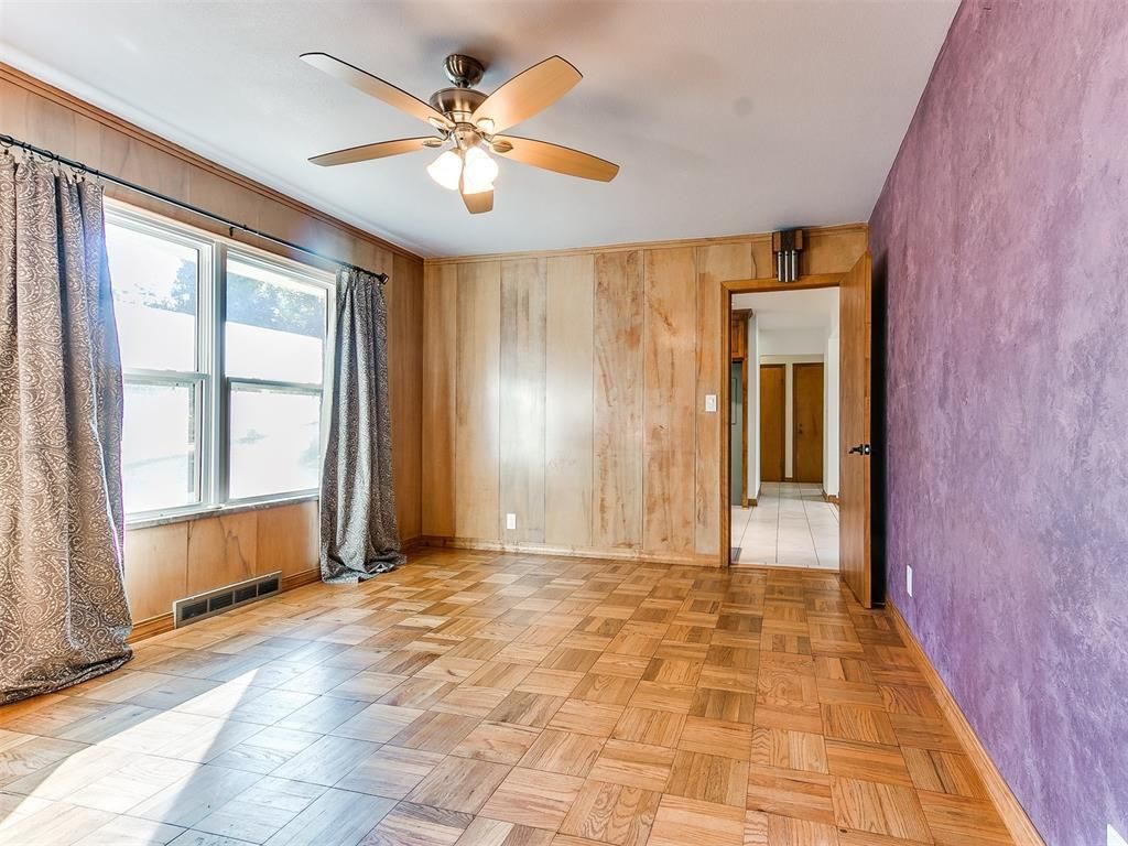 Image 19 of property listing at 319 W Jackson Street, Crescent, OK 73028