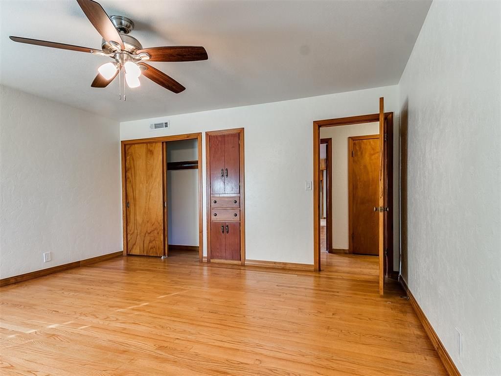 Image 21 of property listing at 319 W Jackson Street, Crescent, OK 73028