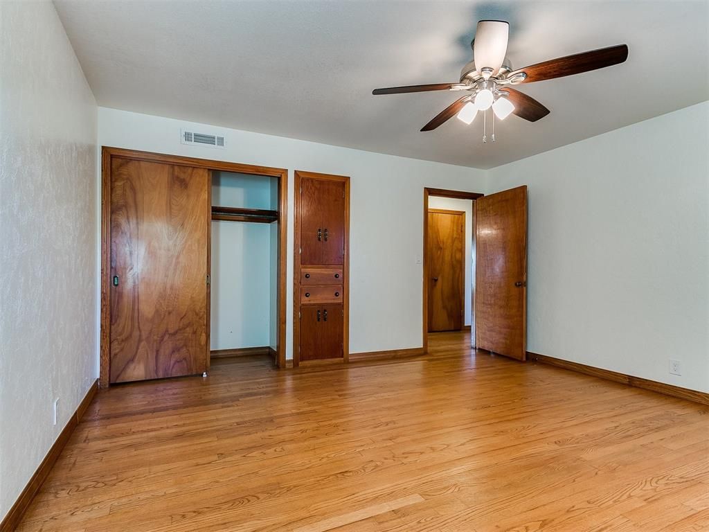 Image 22 of property listing at 319 W Jackson Street, Crescent, OK 73028