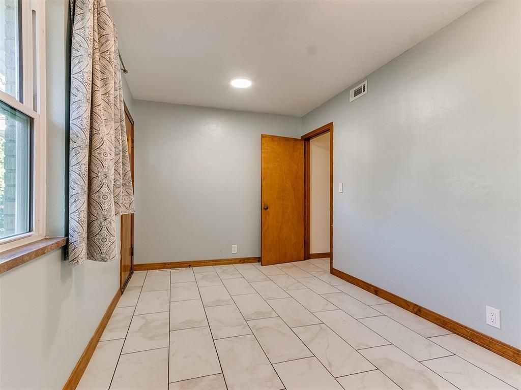 Image 30 of property listing at 319 W Jackson Street, Crescent, OK 73028