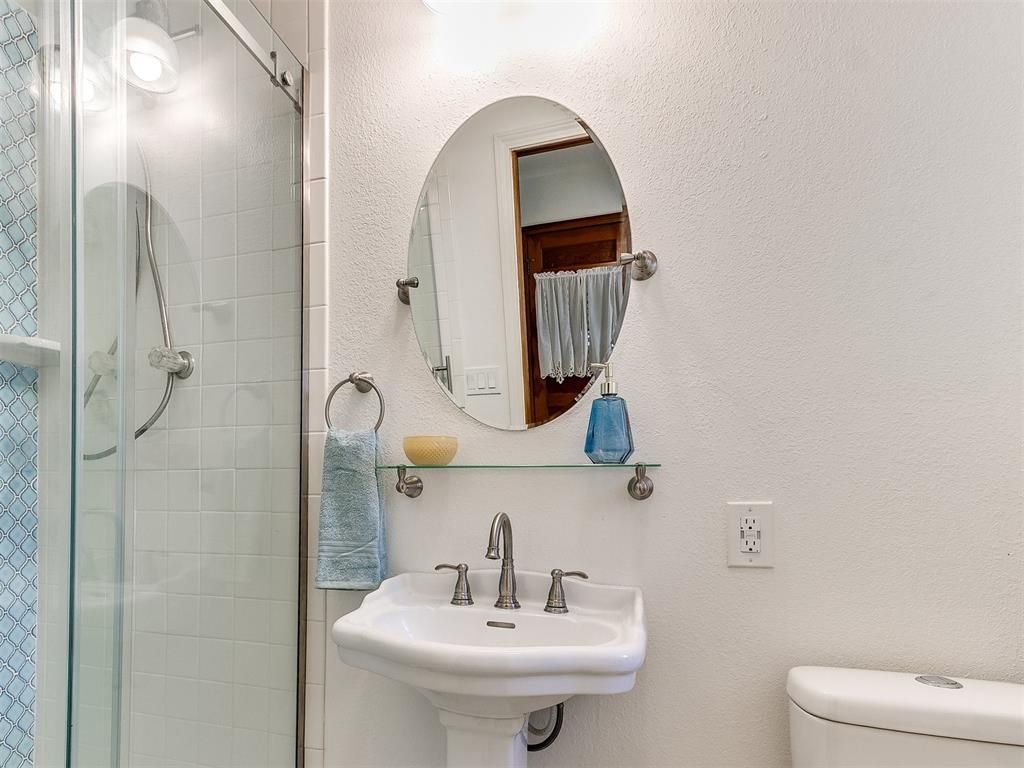 Image 32 of property listing at 319 W Jackson Street, Crescent, OK 73028