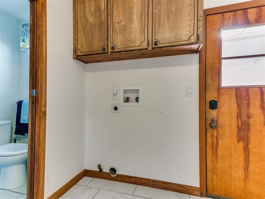 Image 37 of property listing at 319 W Jackson Street, Crescent, OK 73028