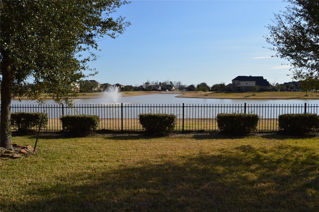1838 Luminous Waters Lane, Rosharon, TX 77583