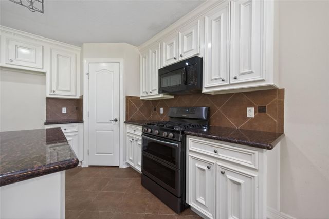 3327 Willowbend Road, Montgomery, TX 77356