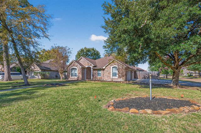 3327 Willowbend Road, Montgomery, TX 77356