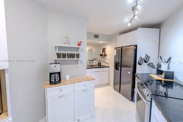 10451 W Broward Blvd 201, Plantation, FL 33324