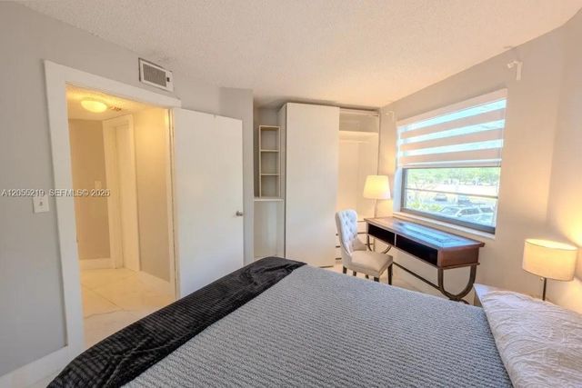 10451 W Broward Blvd 201, Plantation, FL 33324