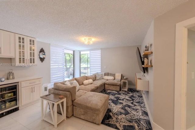 10451 W Broward Blvd 201, Plantation, FL 33324