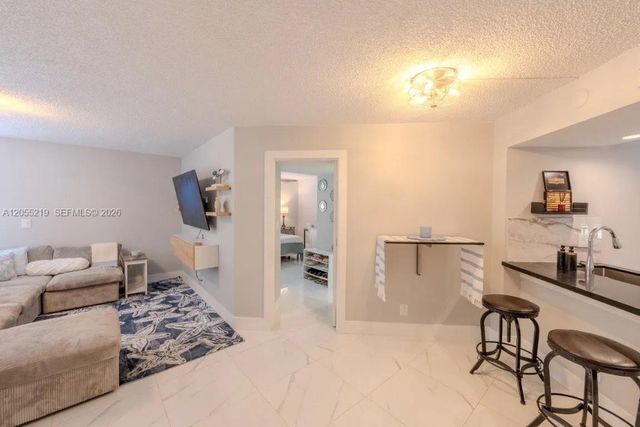 10451 W Broward Blvd 201, Plantation, FL 33324