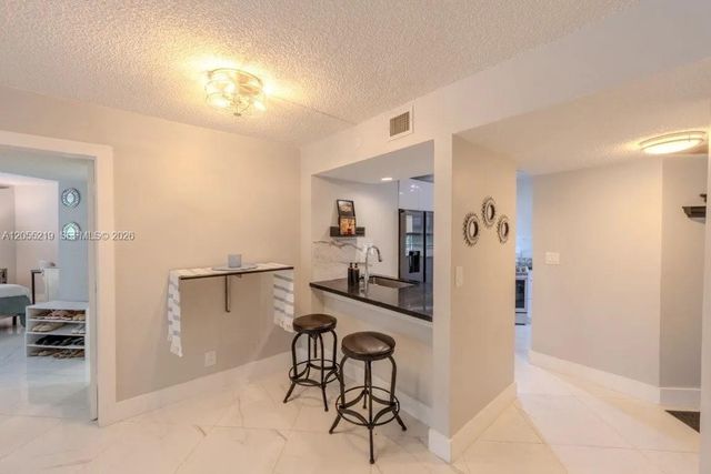 10451 W Broward Blvd 201, Plantation, FL 33324