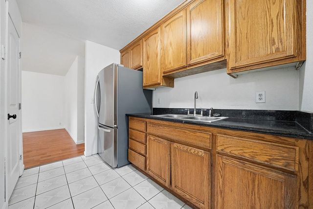 104 Wildflower Dr, Galt, CA 95632