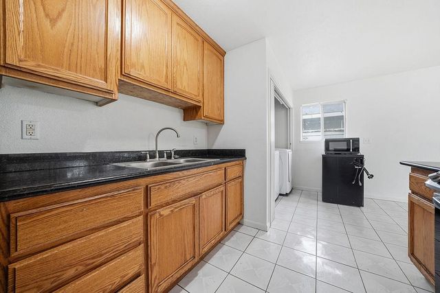 104 Wildflower Dr, Galt, CA 95632