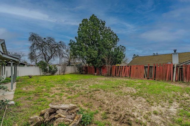 104 Wildflower Dr, Galt, CA 95632