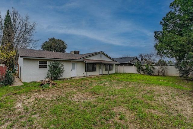 104 Wildflower Dr, Galt, CA 95632